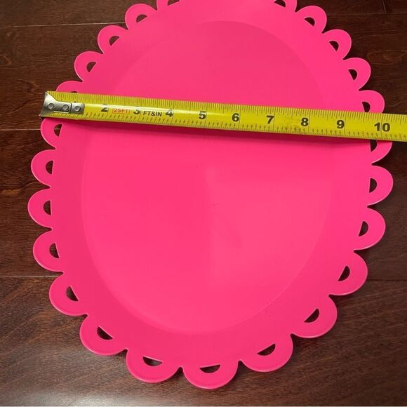 Spritz Bright Pink Doily Scalloped Serving or Vanity Tray - Picture 8 of 10